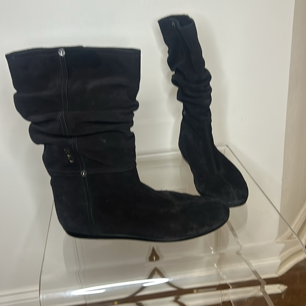 Boots - Picture 2 of 9